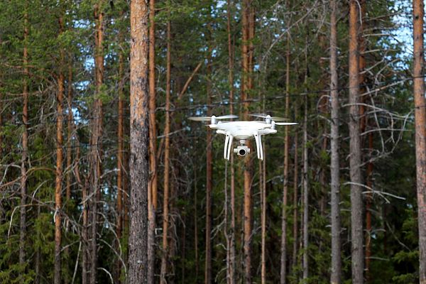 Viranomaiset antoivat ohjeita droonihavaintojen varalle